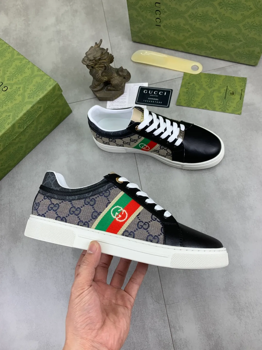 Men's Men's Shoes P420 💰[New Style] 🆘 The latest model from Gucci's official website🎁Classic casual and fashionable men's shoes👟Hot style💥Simple and elegant style, exclusive for trendy men. Unique latest brand elements from the official website👑Gucci original decoration, fashionable and generous, made of original soft calfskin fabric➕Comfortable soft sheepskin lining ✅The official website specifies wear-resistant rubber outsole_full of elasticity, classic model taken in real life🎬Color: 2️⃣colors available😍Number: 38-44